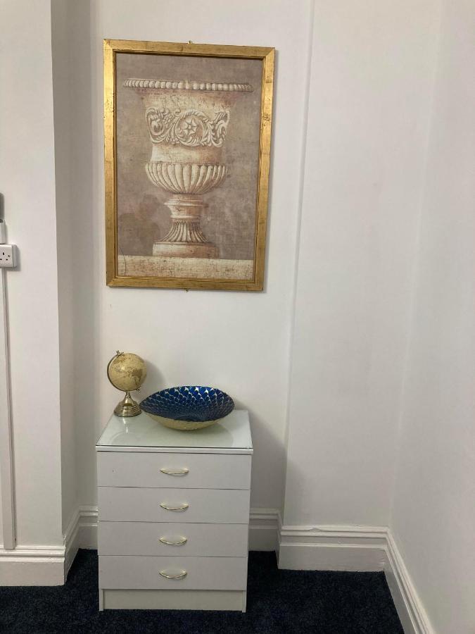 Agapi Apartment - Sea View Sleeps Ten Blackpool Luaran gambar